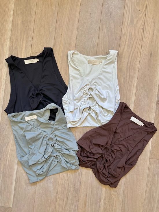 Meshki Tops - Bundle Meshki Women's O Ring Crop Tank Top Lot S/M